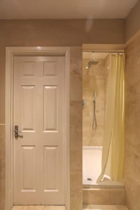 Green Park Central Bath Bagian luar foto